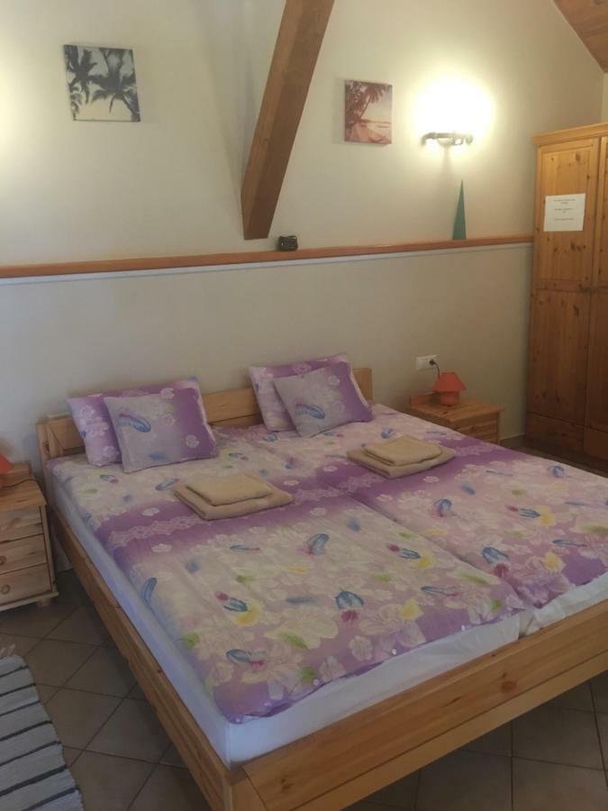Andre & Moni Apartment Balatongyorok Ngoại thất bức ảnh